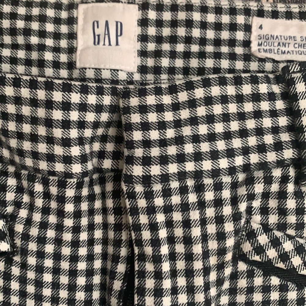 Gap size 4 signature skinny ankle